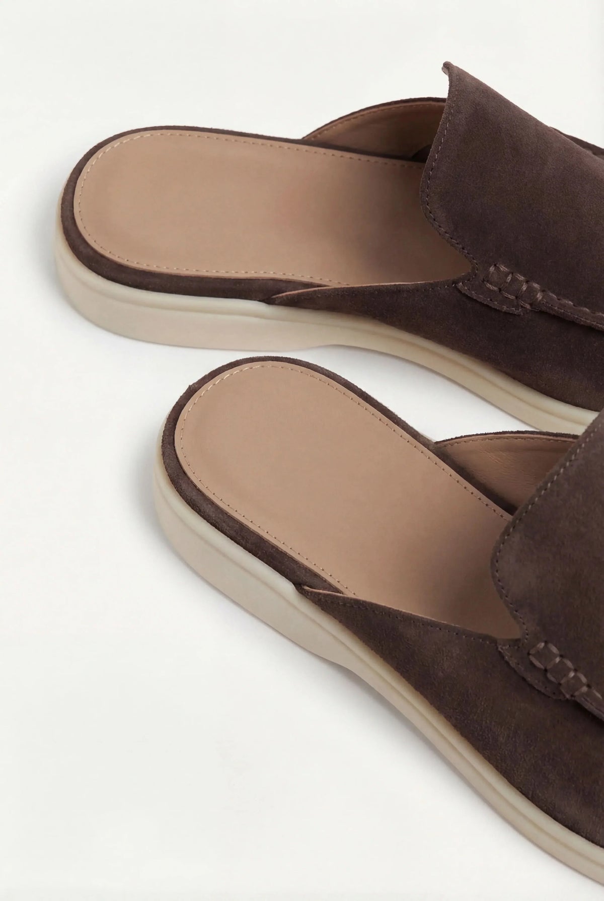 Brown Suède Yacht Mule